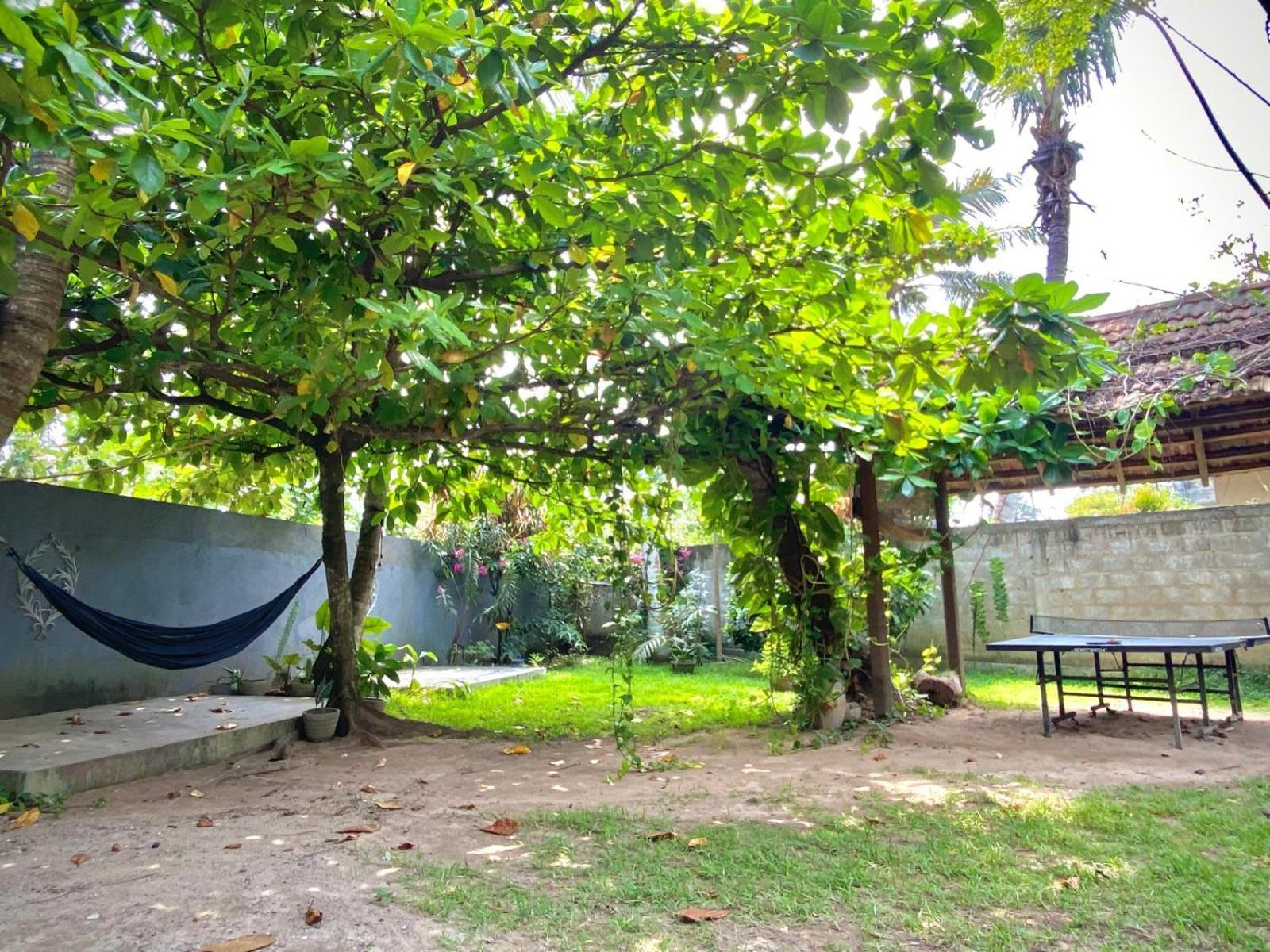 Lotus Surf House Ξενοδοχείο Midigama East Εξωτερικό φωτογραφία