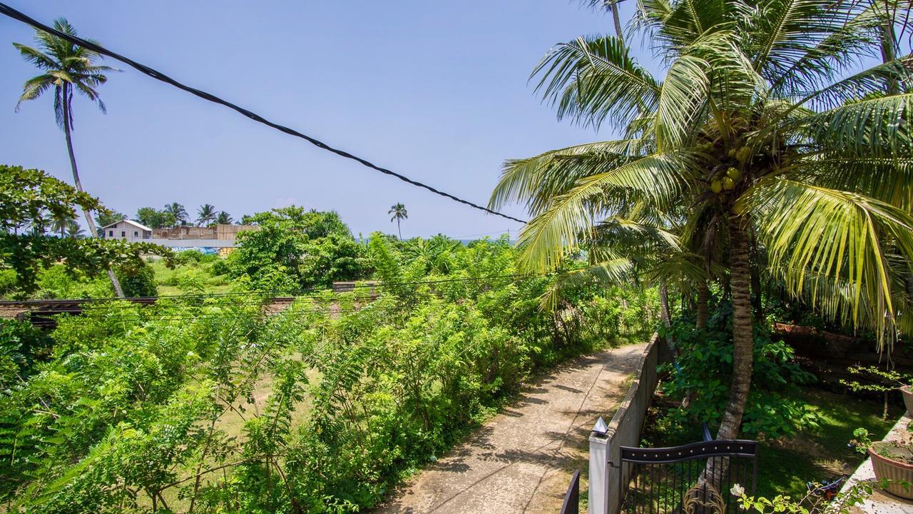 Lotus Surf House Ξενοδοχείο Midigama East Εξωτερικό φωτογραφία